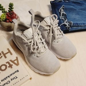 Nike Air Max Motion Women's Sneakers